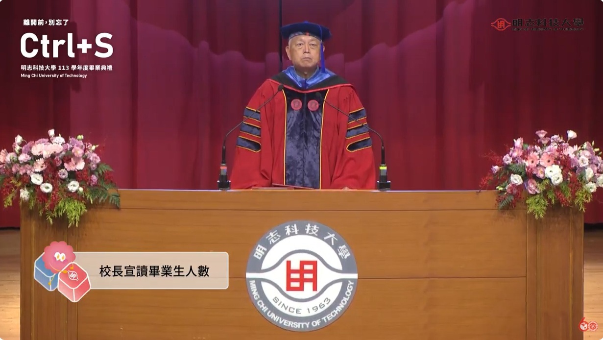 The principal announces the number of graduates.